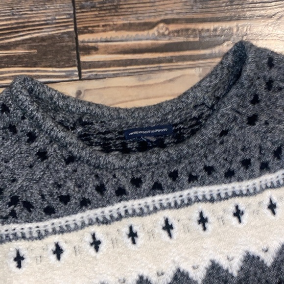 American Eagle Grey Sweater size medium - Picture 3 of 4